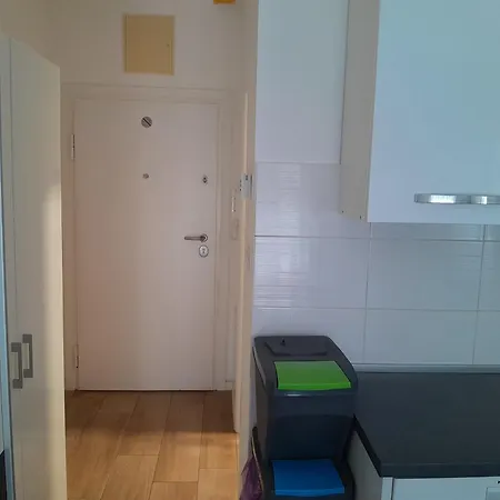 Tombili 2 Apartment Pula